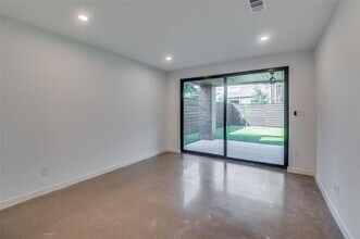 4517 Weldon St in Dallas, TX - Building Photo - Building Photo
