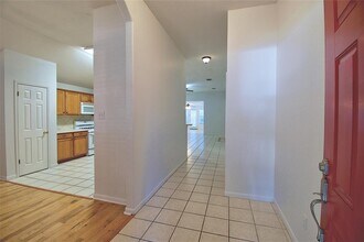 120 Greenside Ln in Georgetown, TX - Building Photo - Building Photo