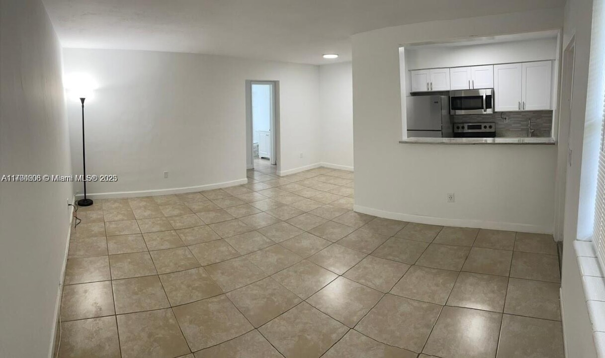 16851 NE 21st Ave in North Miami Beach, FL - Building Photo