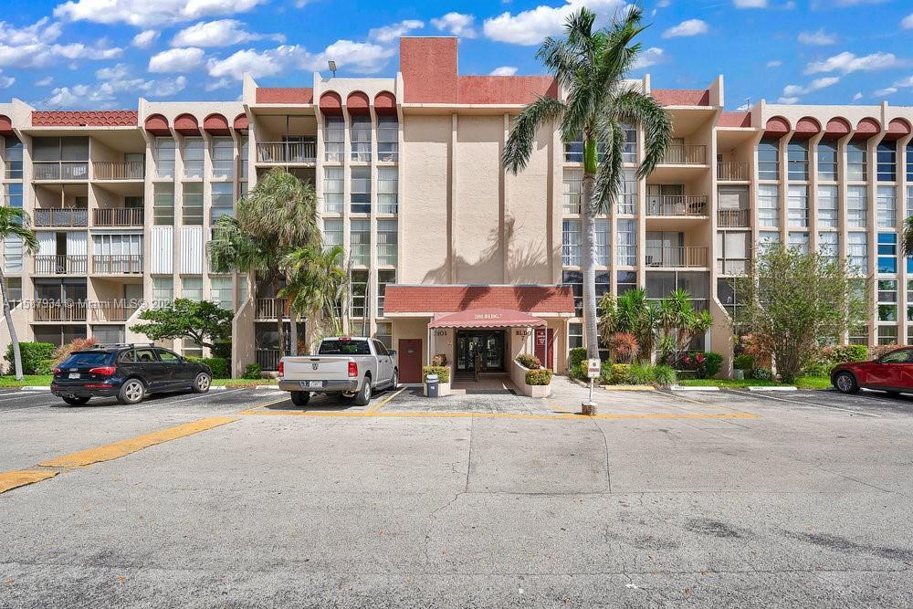 2101 Atlantic Shores Blvd, Unit 107 in Hallandale Beach, FL - Building Photo