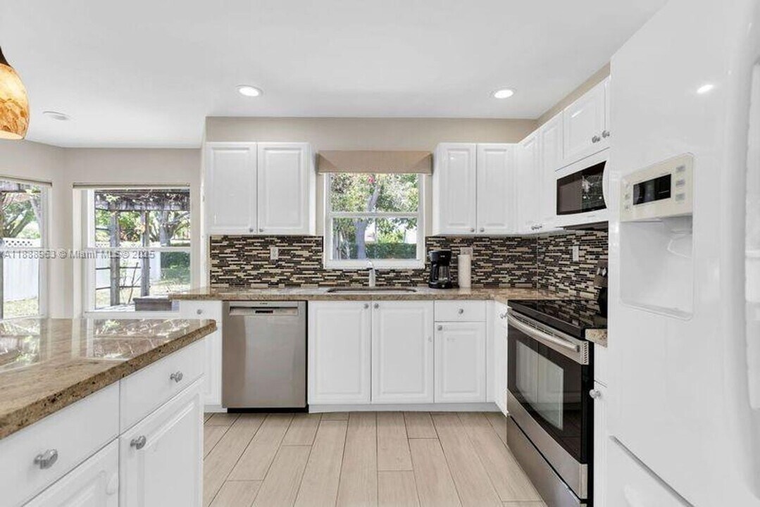 10766 Crescendo Cir in Boca Raton, FL - Building Photo