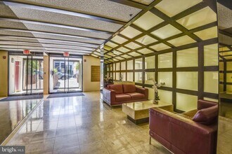 1045 31st St NW in Washington, DC - Building Photo - Building Photo