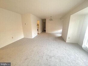 8865 Roll Right Ct in Columbia, MD - Building Photo - Building Photo