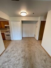 932 W Rollins Rd in Round Lake Heights, IL - Building Photo - Building Photo