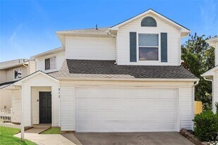 912 Laredo Plaza in Dallas, TX - Building Photo