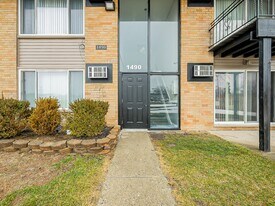 1490 Nancywood Dr in Waterford Township, MI - Building Photo