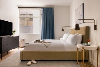 161 Laurier Av W in Ottawa, ON - Foto de edificio - Building Photo