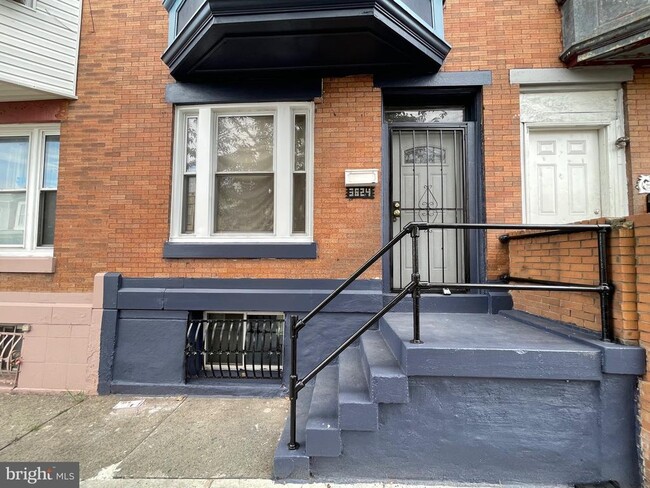 3824 N 8th St in Philadelphia, PA - Foto de edificio - Building Photo
