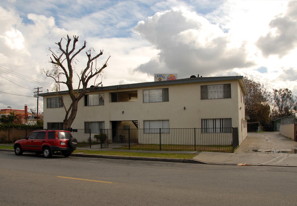 13536 Garvey Ave in Baldwin Park, CA - Foto de edificio