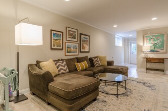 1401 Seneca Pl, Unit B-115 in Charlotte, NC - Building Photo - Building Photo