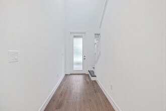 5103 San Martino Dr in Wesley Chapel, FL - Foto de edificio - Building Photo