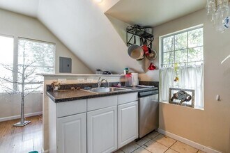 2404 Thornton Rd in Austin, TX - Building Photo - Building Photo