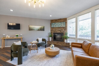 Woodhollow Apartments in Maryland Heights, MO - Building Photo - Interior Photo