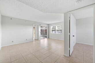 1502 SE Royal Green Cir in Port St. Lucie, FL - Building Photo - Building Photo