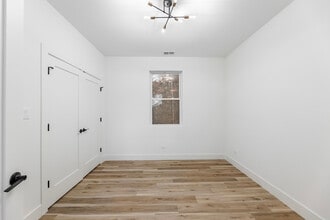 241 W 74th St in Chicago, IL - Building Photo - Building Photo