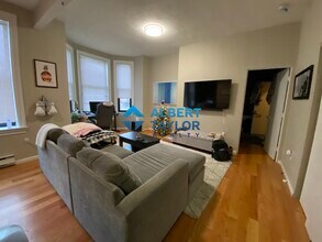 30 Isabella St, Unit 8 in Boston, MA - Building Photo - Building Photo