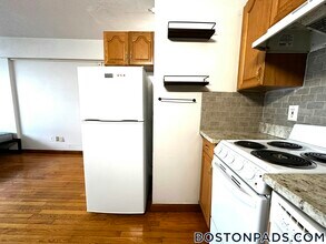 1110 Commonwealth Ave in Boston, MA - Building Photo - Building Photo