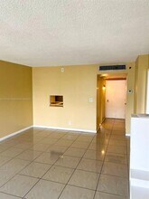 20400 W Country Club Dr in Aventura, FL - Building Photo - Building Photo
