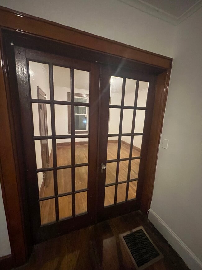 77 Rumford St, Unit Apt 1 in Waterbury, CT - Building Photo - Building Photo