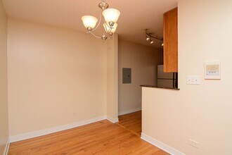 630 W Wrightwood Ave in Chicago, IL - Building Photo - Building Photo