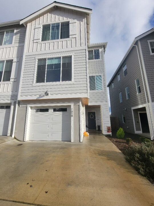 1018 NW Highgarden Dr in Bremerton, WA - Building Photo