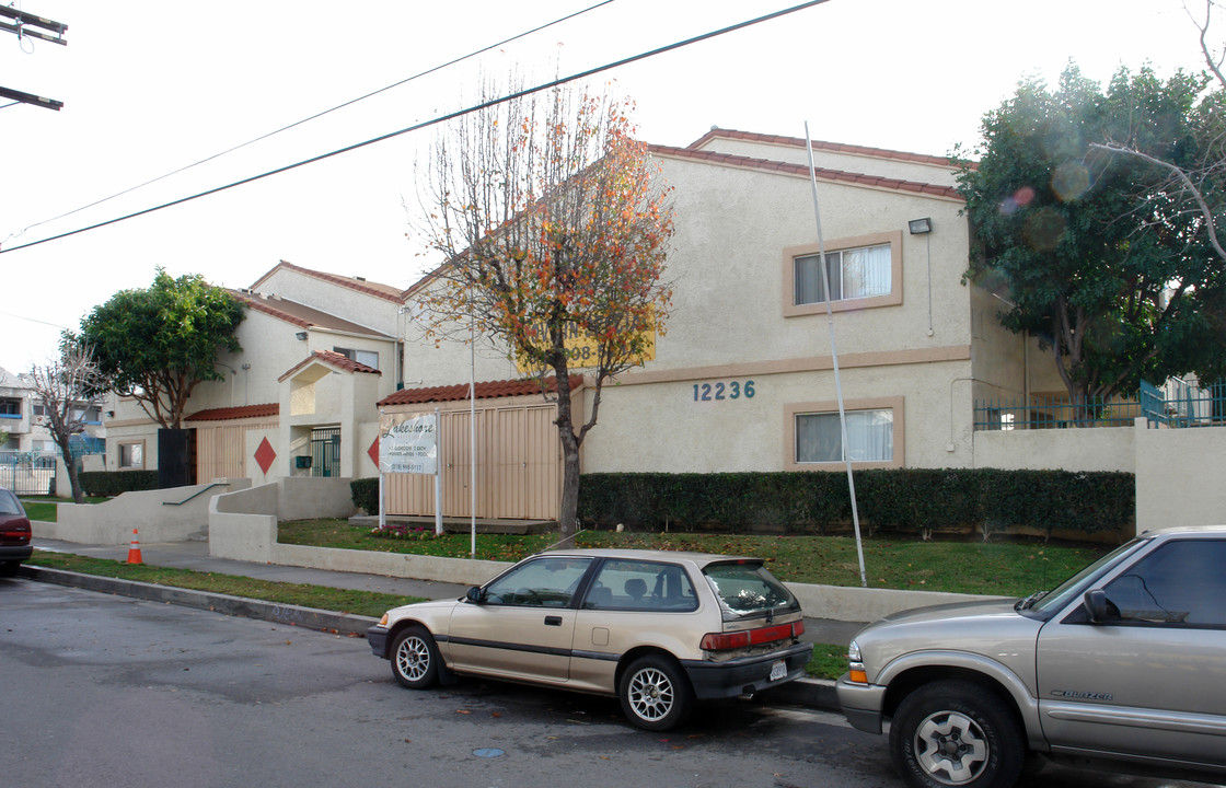 Lakeshore Apartments in Pacoima, CA - Building Photo