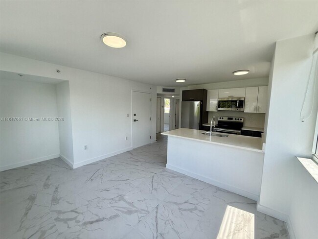 1552 Euclid Ave in Miami Beach, FL - Building Photo - Building Photo