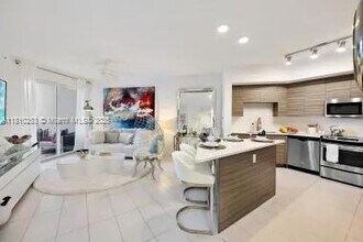 5500 N Military Trl in Boca Raton, FL - Foto de edificio - Building Photo