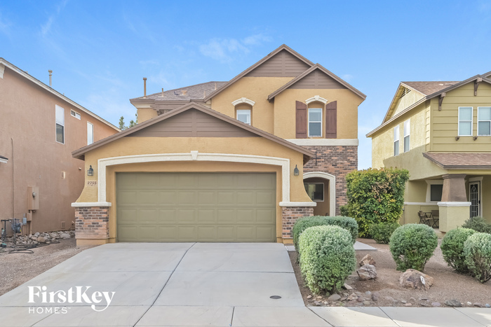 2755 W Greenstreak Dr in Tucson, AZ - Foto de edificio