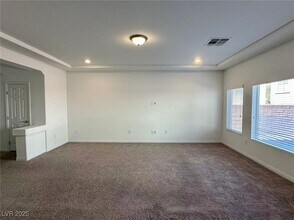 7736 S Westwind Rd in Las Vegas, NV - Foto de edificio - Building Photo