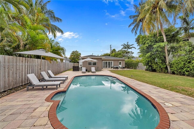 1815 Daytonia Rd in Miami Beach, FL - Building Photo - Building Photo