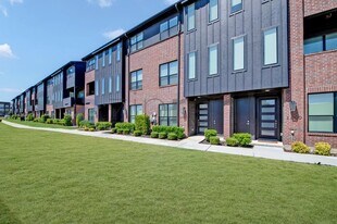 Unit in Fort Worth, TX - Building Photo