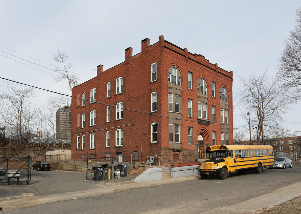 Citiview Apartments in Hartford, CT - Foto de edificio