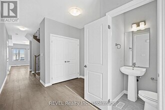 87 Renfrew Trl in Welland, ON - Building Photo - Building Photo