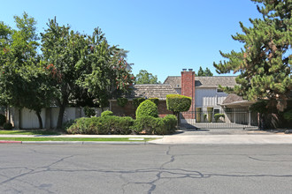 The Marlo Regency in Fresno, CA - Building Photo - Building Photo