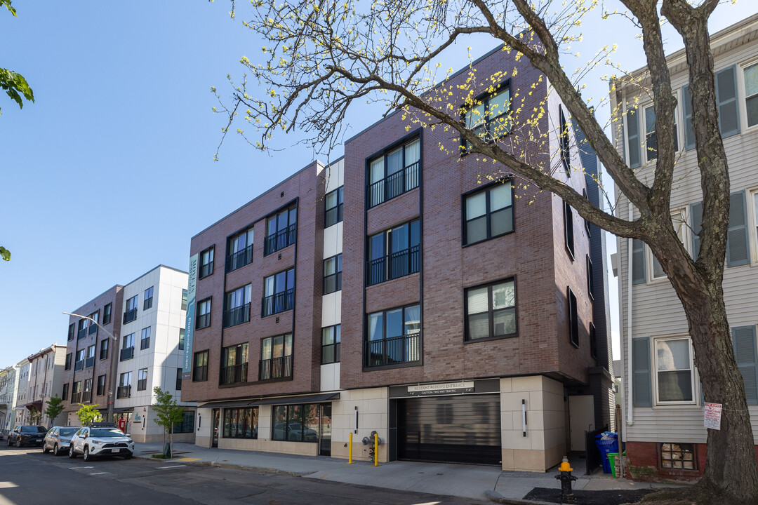 Ebo  Condominiums in East Boston, MA - Foto de edificio