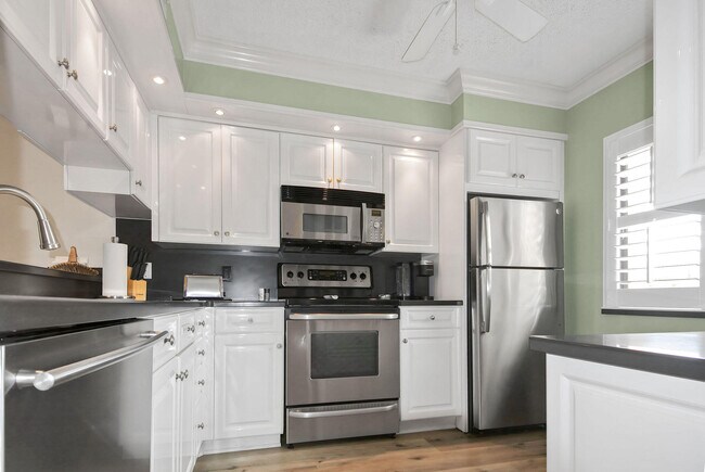 property at 1001 Seafarer Cir