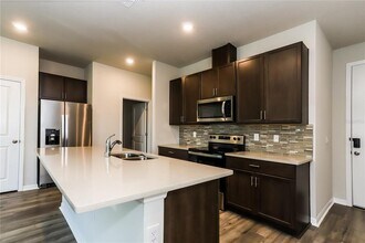 1816 Woodleaf Hammock Ct in Bradenton, FL - Foto de edificio - Building Photo