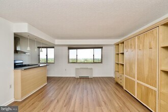2500 N Van Dorn St in Alexandria, VA - Building Photo - Building Photo