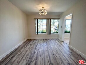 439 S Oakhurst Dr in Beverly Hills, CA - Building Photo - Building Photo
