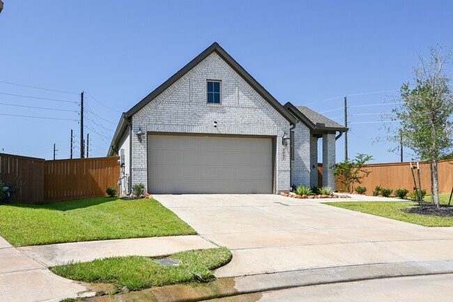 property at 3057 Pensacola Dr