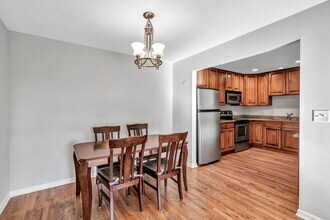 5400 Astor Ln in Rolling Meadows, IL - Building Photo - Building Photo