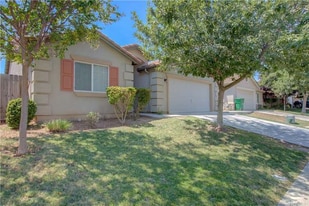 2073 Solis St in Merced, CA - Building Photo