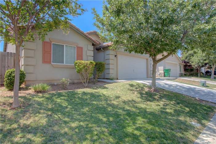 2073 Solis St in Merced, CA - Foto de edificio