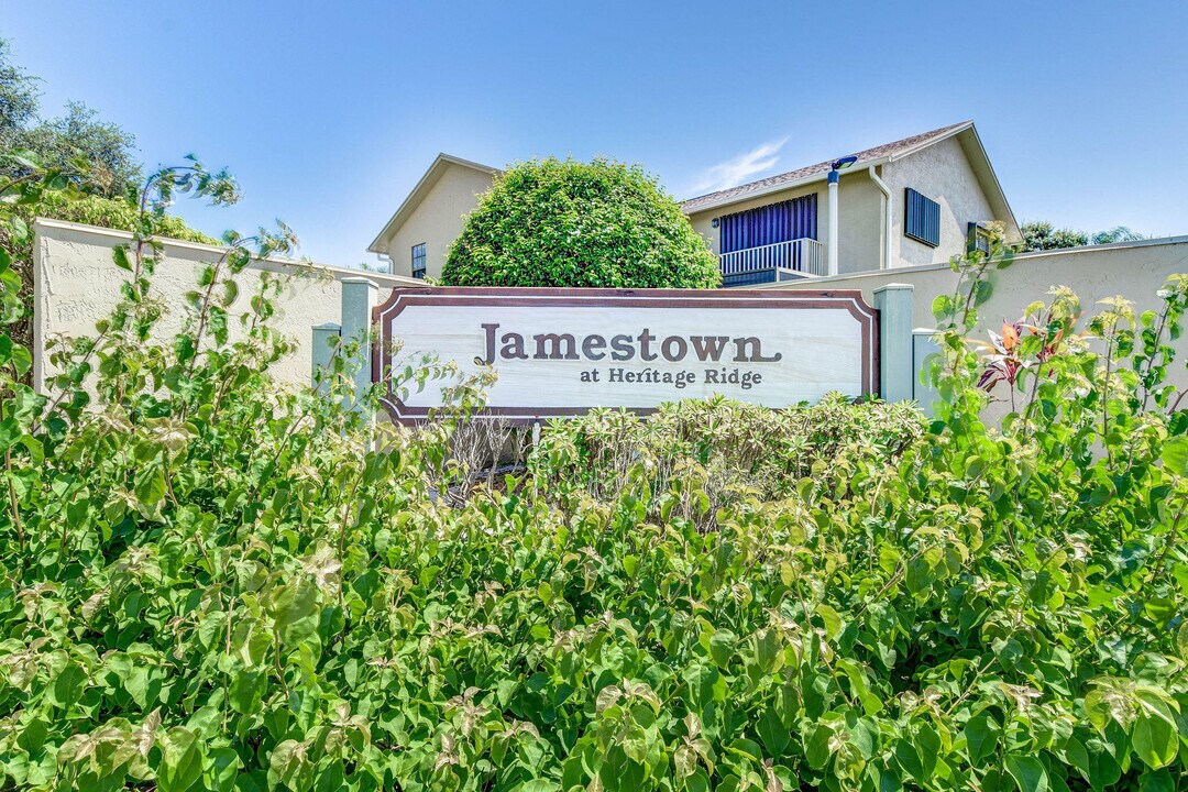 7361 SE Jamestown Terrace in Hobe Sound, FL - Building Photo