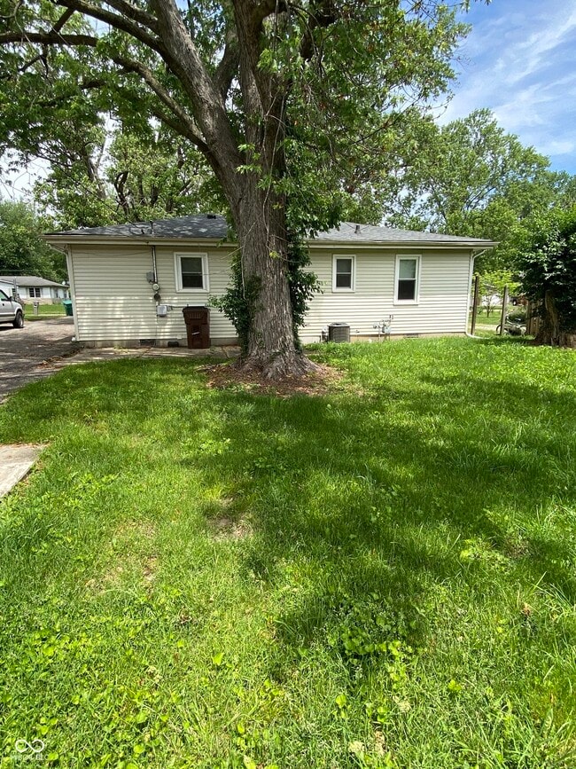 8845 Robey Dr in Indianapolis, IN - Building Photo - Building Photo