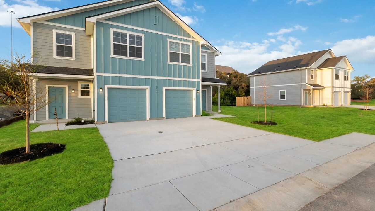 13326 Rowdy Cv-Unit -102 in San Antonio, TX - Building Photo