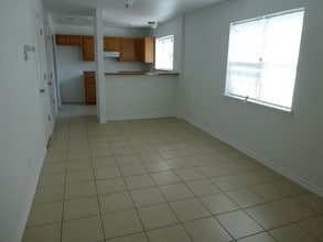 Landmark Townhomes in Dallas, TX - Building Photo - Interior Photo