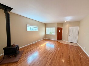 364 Vistamont Dr in Grass Valley, CA - Building Photo - Building Photo