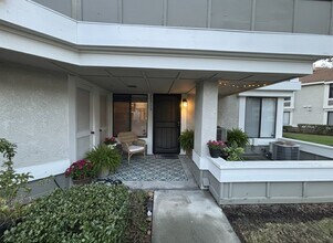 25713 Sycamore Pointe, Unit A1 in Lake Forest, CA - Building Photo - Building Photo